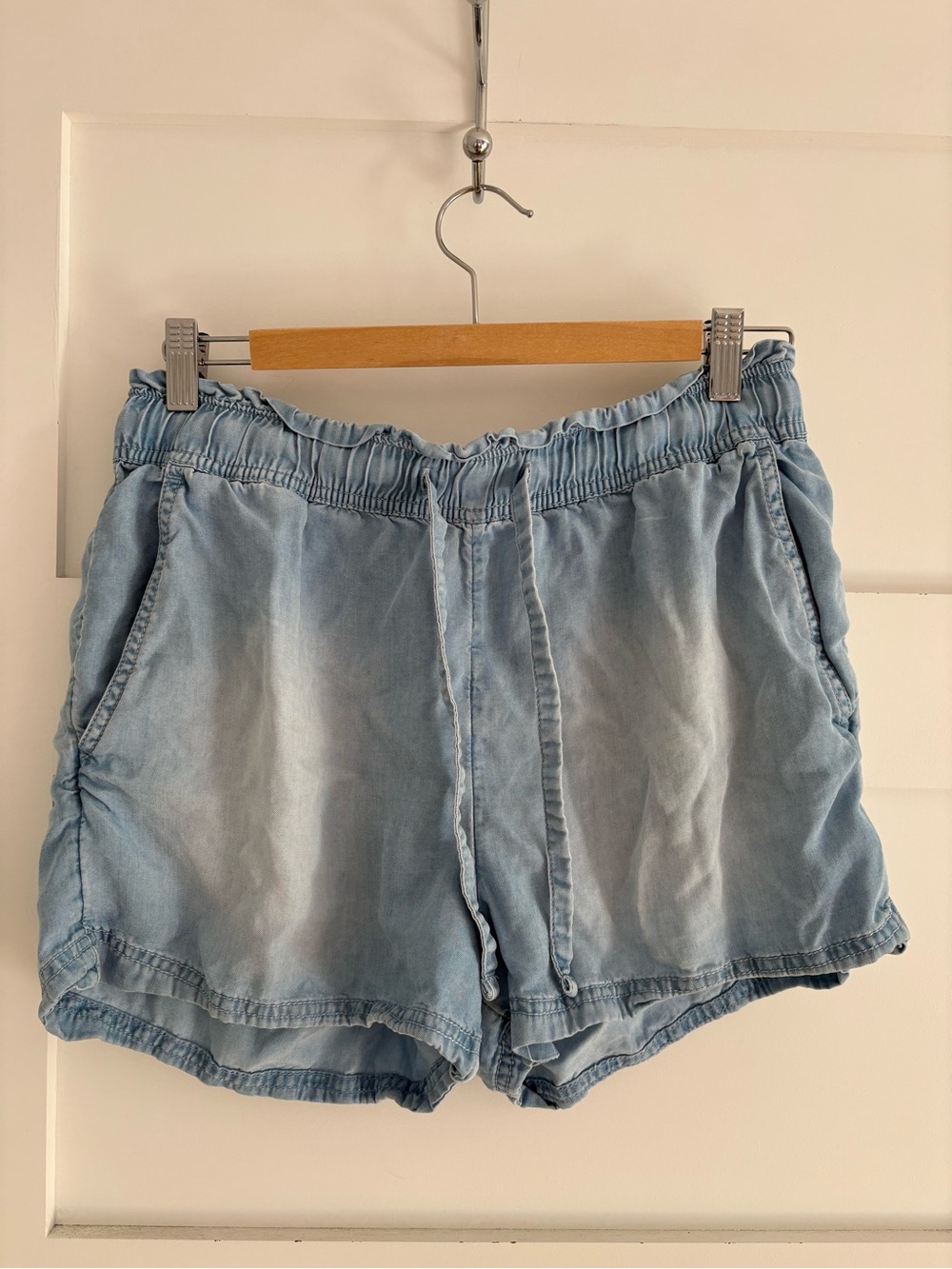C&C California Light Blue Lyocell shorts size M